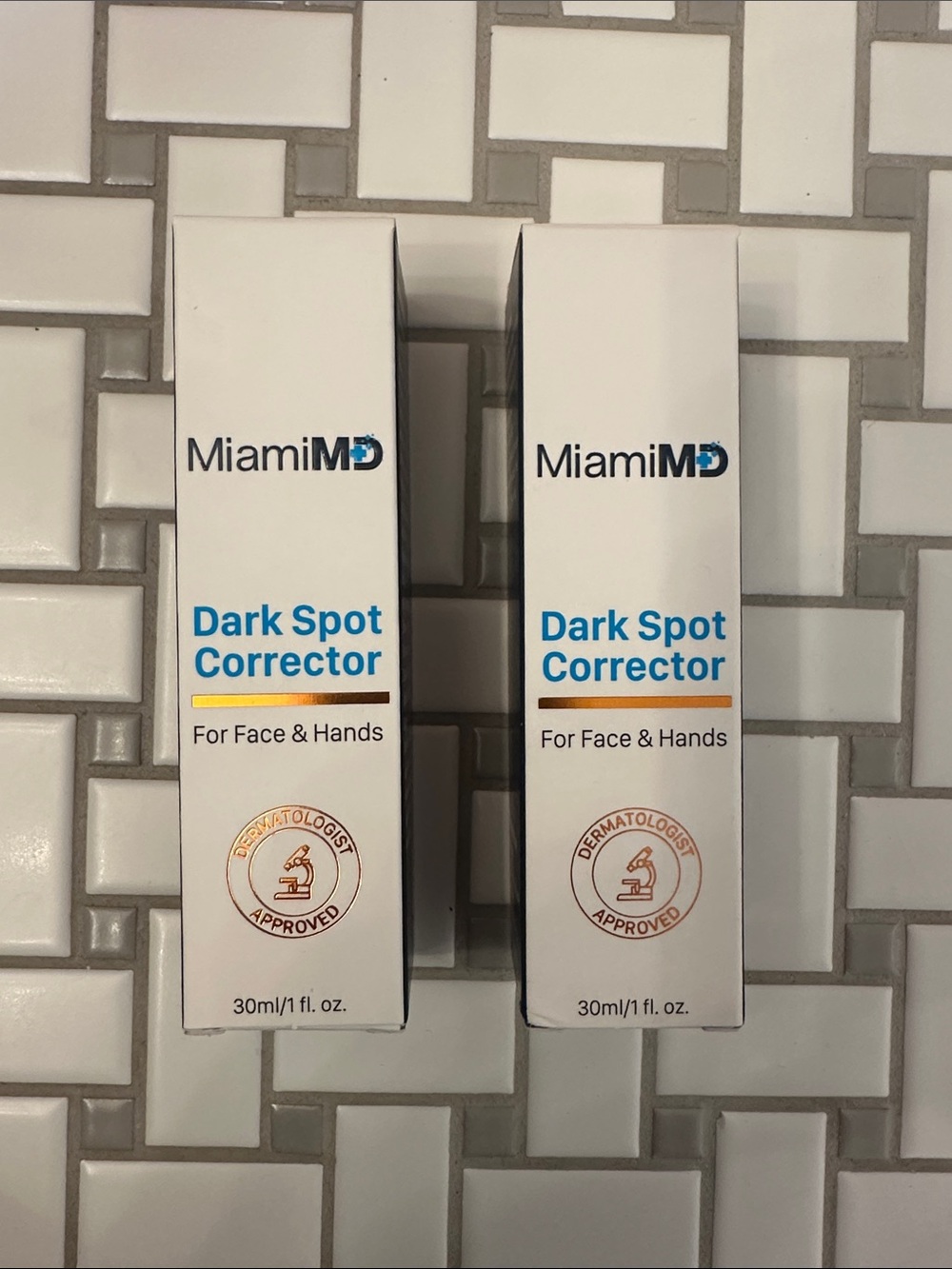 miami Dark Spot Corrector - White & Blue Packaging